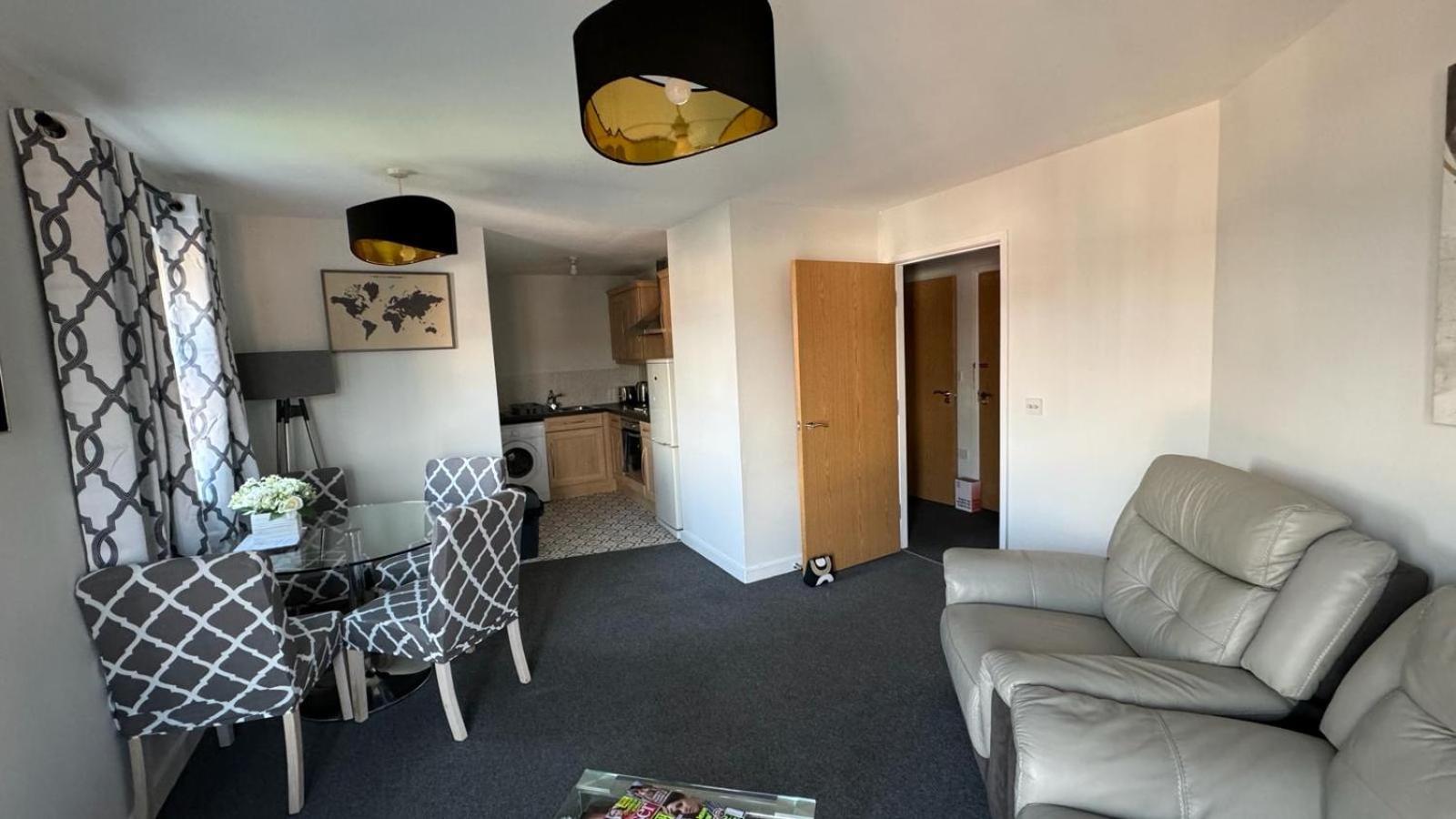 Spacious 1 Bedroom Apartment In Wigan Shevington Exterior foto